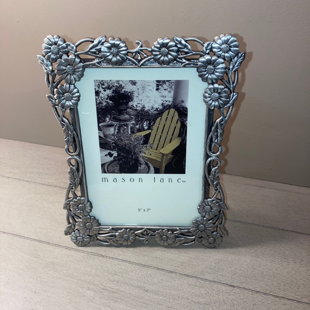 Mason Lane Vintage Flower Frame